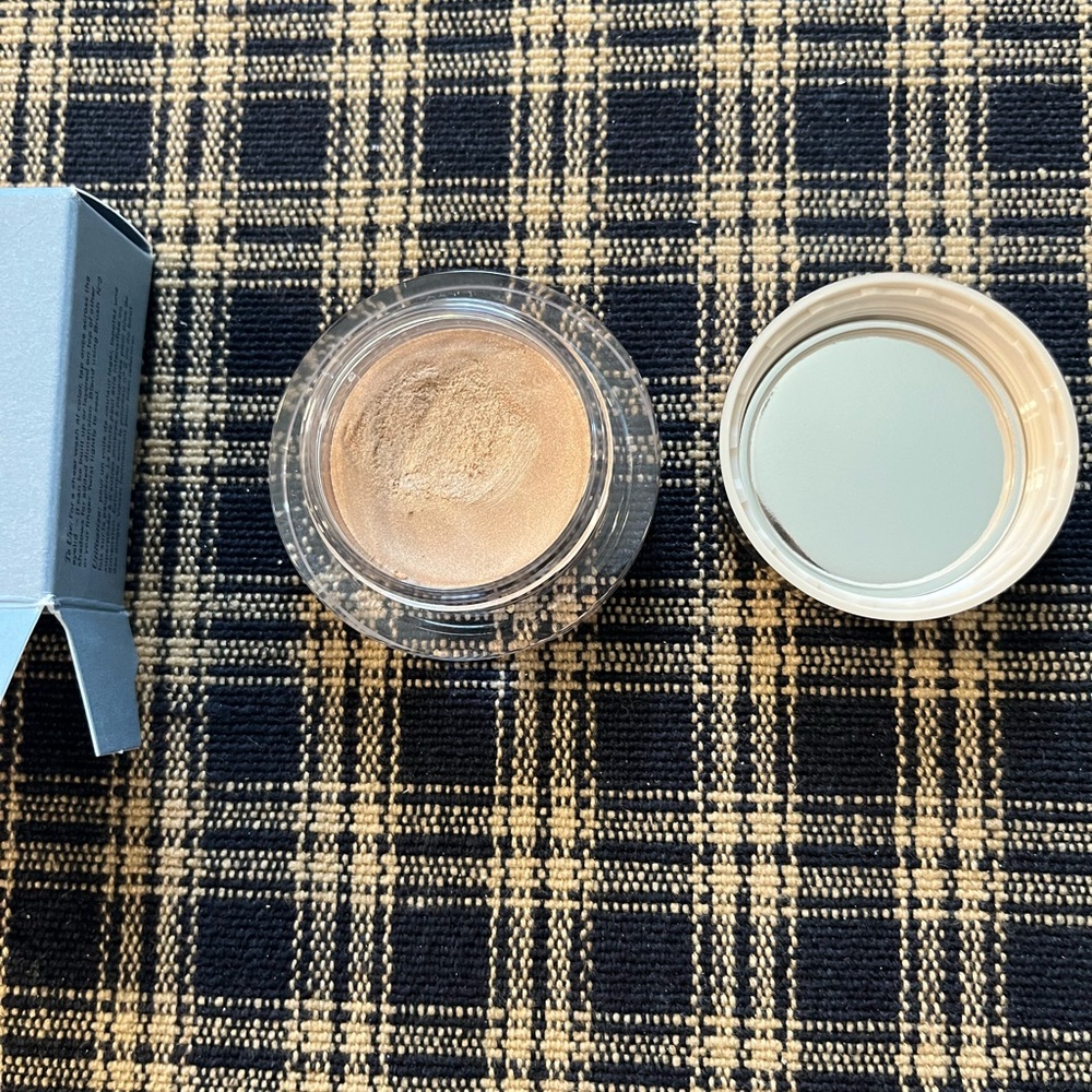 Merit Solo Cream Eye Shadow in Palladium - Picture 8 of 8